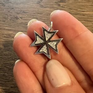 14K White Gold Natural Diamond Maltese Star Pendant Necklace